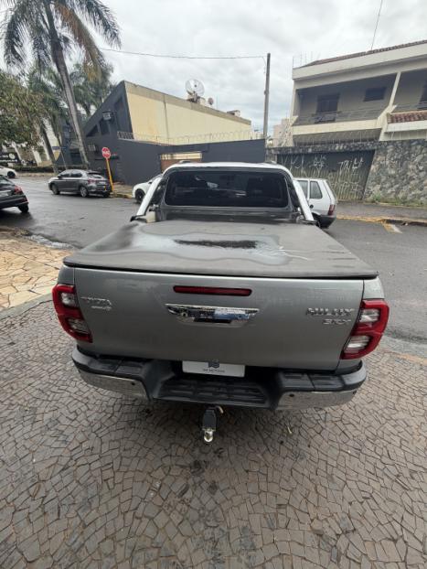 TOYOTA Hilux Caminhonete 2.8 16V SRX 4X4 DIESEL CABINE DUPLA AUTOMÁTICO, Foto 10
