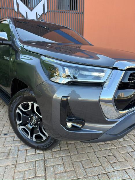 TOYOTA Hilux Caminhonete 2.8 16V SRX 4X4 TURBO DIESEL CABINE DUPLA AUTOMÁTICO, Foto 2