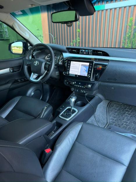 TOYOTA Hilux Caminhonete 2.8 16V SRX 4X4 TURBO DIESEL CABINE DUPLA AUTOMÁTICO, Foto 13