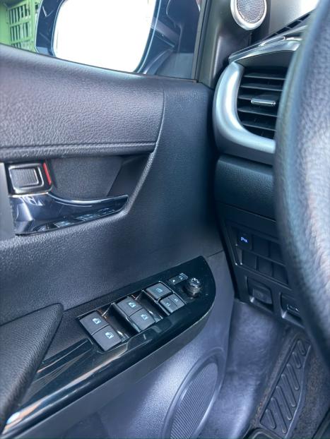 TOYOTA Hilux Caminhonete 2.8 16V SRX 4X4 TURBO DIESEL CABINE DUPLA AUTOMÁTICO, Foto 16