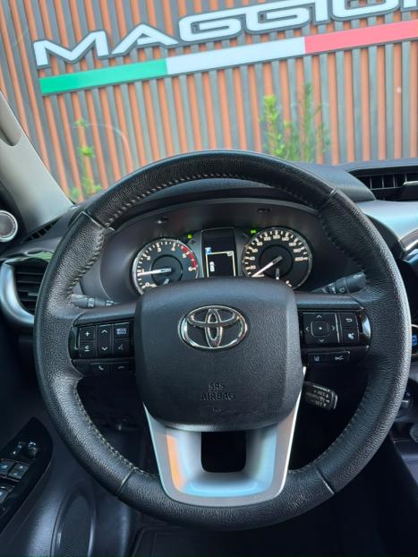 TOYOTA Hilux Caminhonete 2.8 16V SRX 4X4 TURBO DIESEL CABINE DUPLA AUTOMÁTICO, Foto 17
