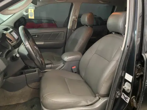 TOYOTA Hilux Caminhonete 3.0 4P SRV DIESEL CABINE DUPLA, Foto 12