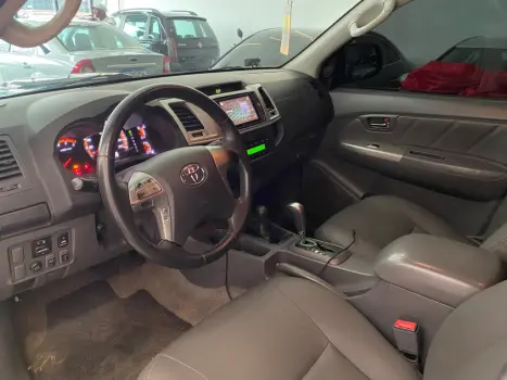 TOYOTA Hilux Caminhonete 3.0 4P SRV DIESEL CABINE DUPLA, Foto 14