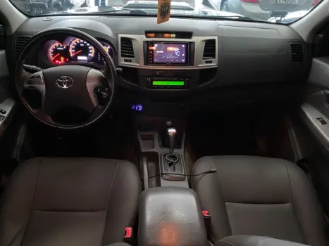 TOYOTA Hilux Caminhonete 3.0 4P SRV DIESEL CABINE DUPLA, Foto 15