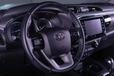TOYOTA Hilux Caminhonete 2.8 16V SRX 4X4 TURBO DIESEL CABINE DUPLA AUTOMÁTICO, Foto 6