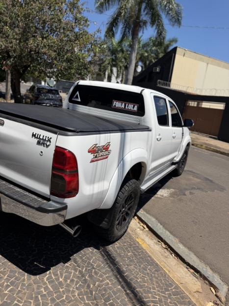 TOYOTA Hilux Caminhonete 3.0 4P 4X4 SRV TURBO DIESEL CABINE DUPLA AUTOMÁTICO, Foto 10
