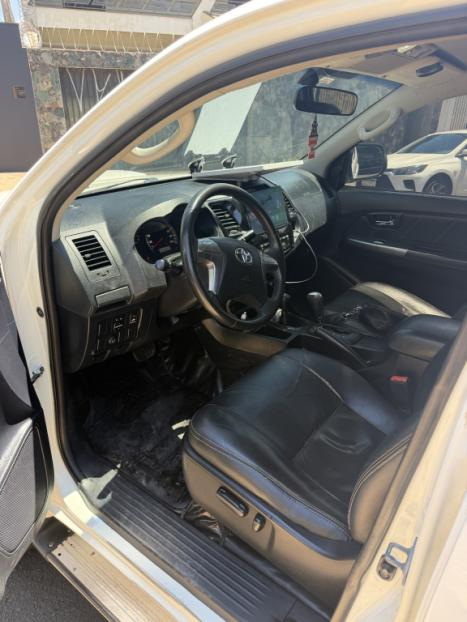 TOYOTA Hilux Caminhonete 3.0 4P 4X4 SRV TURBO DIESEL CABINE DUPLA AUTOMÁTICO, Foto 12