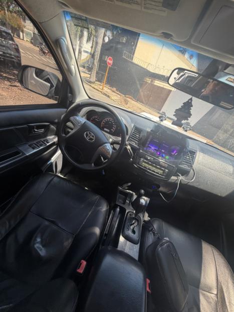 TOYOTA Hilux Caminhonete 3.0 4P 4X4 SRV TURBO DIESEL CABINE DUPLA AUTOMÁTICO, Foto 17