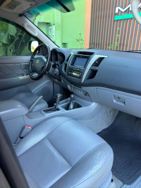 TOYOTA Hilux Caminhonete 3.0 4P SRV DIESEL CABINE DUPLA, Foto 16
