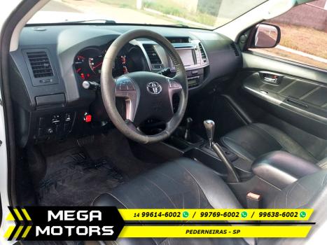 TOYOTA Hilux Caminhonete 3.0 4P 4X4 SRV TURBO DIESEL CABINE DUPLA AUTOMÁTICO, Foto 9