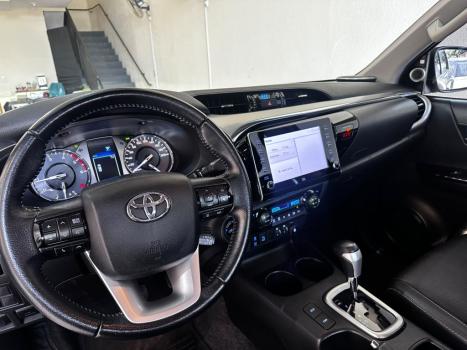 TOYOTA Hilux Caminhonete 2.8 16V SRX 4X4 TURBO DIESEL CABINE DUPLA AUTOMÁTICO, Foto 6
