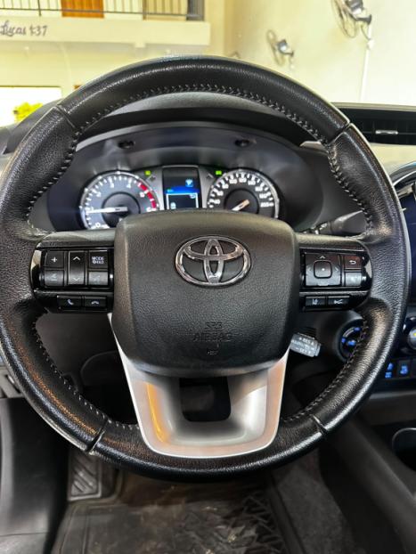 TOYOTA Hilux Caminhonete 2.8 16V SRX 4X4 TURBO DIESEL CABINE DUPLA AUTOMÁTICO, Foto 8