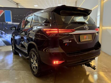 TOYOTA Hilux SW4 2.7 16V 4P FLEX SR 7 LUGARES AUTOMTICO, Foto 7