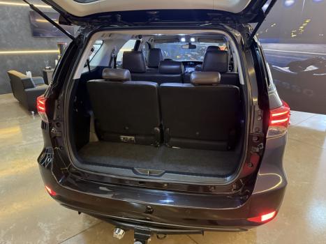 TOYOTA Hilux SW4 2.7 16V 4P FLEX SR 7 LUGARES AUTOMTICO, Foto 8