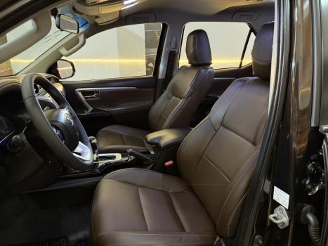 TOYOTA Hilux SW4 2.7 16V 4P FLEX SR 7 LUGARES AUTOMTICO, Foto 10