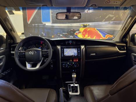 TOYOTA Hilux SW4 2.7 16V 4P FLEX SR 7 LUGARES AUTOMTICO, Foto 13