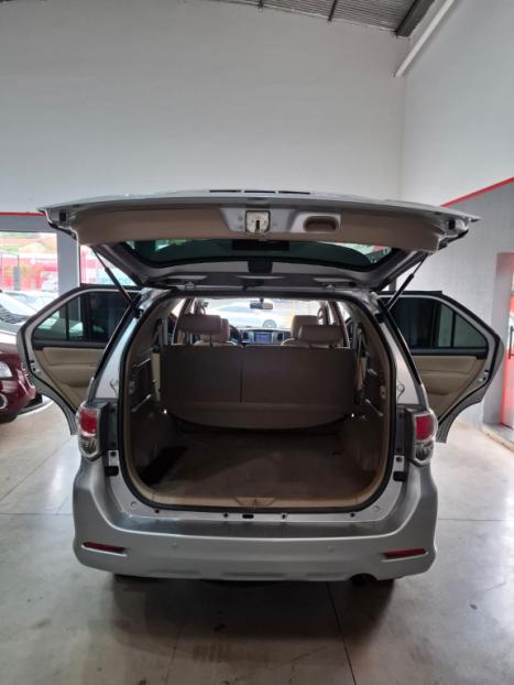 TOYOTA Hilux SW4 2.7 16V 4P SR FLEX AUTOMTICO, Foto 9
