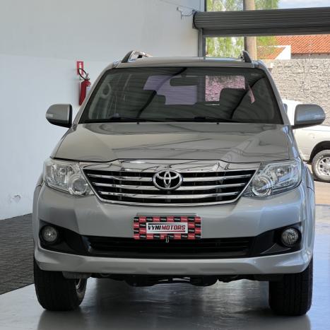 TOYOTA Hilux SW4 2.7 16V 4P SR AUTOMÁTICO, Foto 4 TOYOTA Hilux SW4 2.7 16V 4P SR AUTOMÁTICO, Foto 4