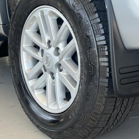 TOYOTA Hilux SW4 2.7 16V 4P SR AUTOMÁTICO, Foto 9 TOYOTA Hilux SW4 2.7 16V 4P SR AUTOMÁTICO, Foto 9