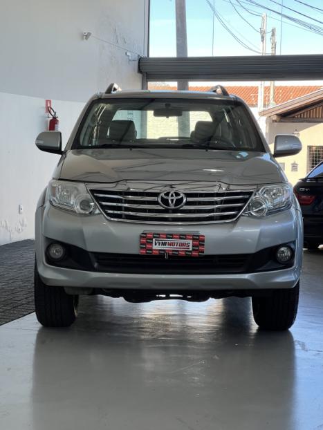 TOYOTA Hilux SW4 2.7 16V 4P SR AUTOM�TICO, Foto 3