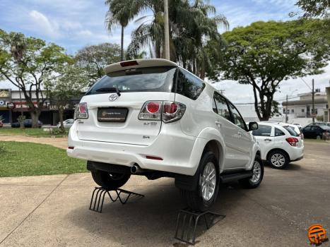 TOYOTA Hilux SW4 2.7 16V 4P FLEX SR 7 LUGARES AUTOMÁTICO, Foto 4 TOYOTA Hilux SW4 2.7 16V 4P FLEX SR 7 LUGARES AUTOMÁTICO, Foto 4