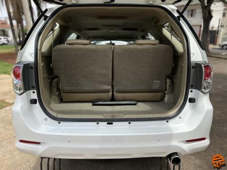 TOYOTA Hilux SW4 2.7 16V 4P FLEX SR 7 LUGARES AUTOMÁTICO, Foto 18 TOYOTA Hilux SW4 2.7 16V 4P FLEX SR 7 LUGARES AUTOMÁTICO, Foto 18