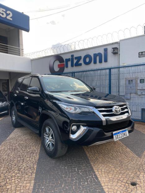 TOYOTA Hilux SW4 2.7 16V 4P FLEX SRV 7 LUGARES AUTOMÁTICO, Foto 2 TOYOTA Hilux SW4 2.7 16V 4P FLEX SRV 7 LUGARES AUTOMÁTICO, Foto 2