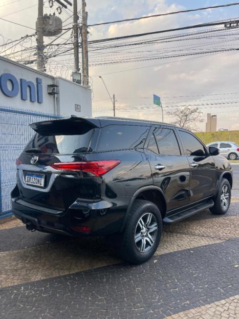 TOYOTA Hilux SW4 2.7 16V 4P FLEX SRV 7 LUGARES AUTOMÁTICO, Foto 4 TOYOTA Hilux SW4 2.7 16V 4P FLEX SRV 7 LUGARES AUTOMÁTICO, Foto 4