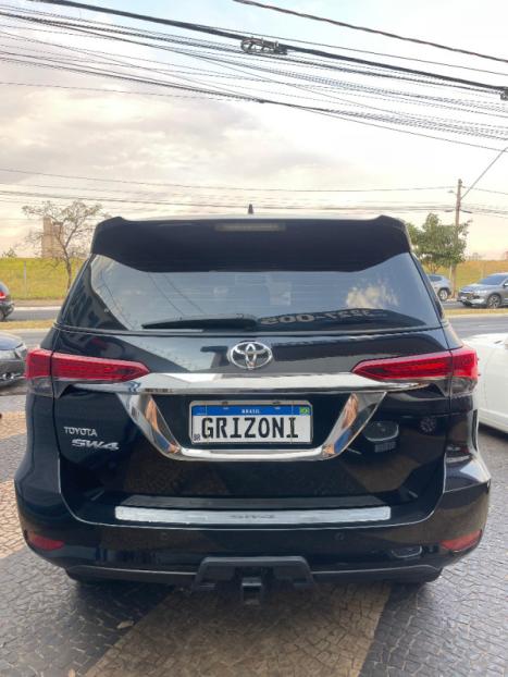 TOYOTA Hilux SW4 2.7 16V 4P FLEX SRV 7 LUGARES AUTOMÁTICO, Foto 6 TOYOTA Hilux SW4 2.7 16V 4P FLEX SRV 7 LUGARES AUTOMÁTICO, Foto 6