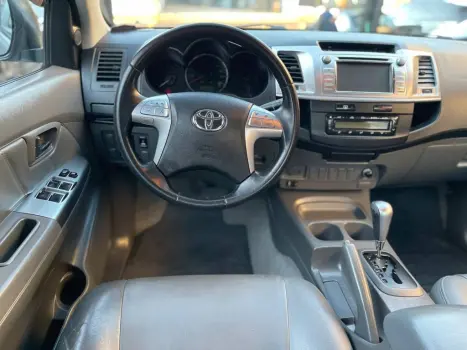 TOYOTA Hilux SW4 2.7 16V 4P FLEX SRV 7 LUGARES AUTOM�TICO, Foto 10