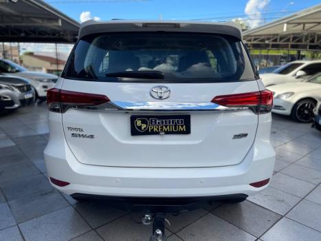 TOYOTA Hilux SW4 2.7 16V 4P FLEX SRV 7 LUGARES AUTOM�TICO, Foto 6