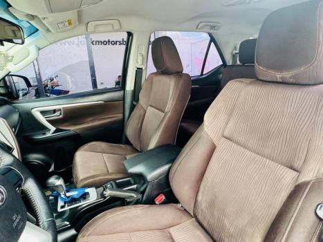 TOYOTA Hilux SW4 2.7 16V 4P FLEX SR 7 LUGARES AUTOM�TICO, Foto 9