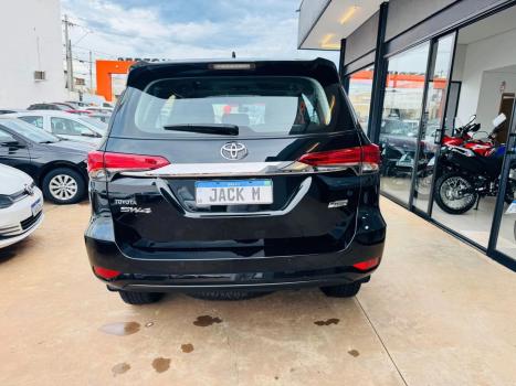 TOYOTA Hilux SW4 2.7 16V 4P FLEX SR 7 LUGARES AUTOM�TICO, Foto 5