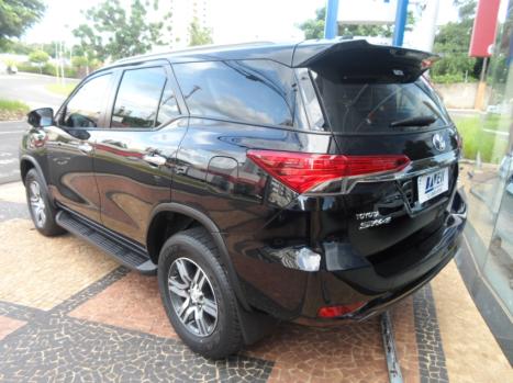 TOYOTA Hilux SW4 2.7 16V 4P FLEX SRV 7 LUGARES AUTOM�TICO, Foto 3