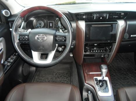 TOYOTA Hilux SW4 2.7 16V 4P FLEX SRV 7 LUGARES AUTOM�TICO, Foto 16