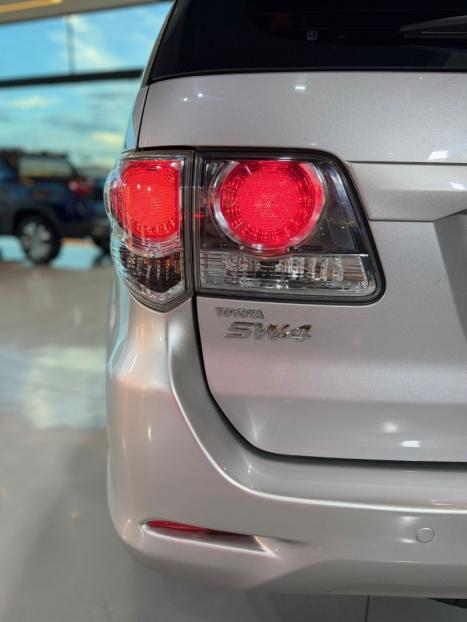 TOYOTA Hilux SW4 2.7 16V 4P SR FLEX AUTOM�TICO, Foto 9