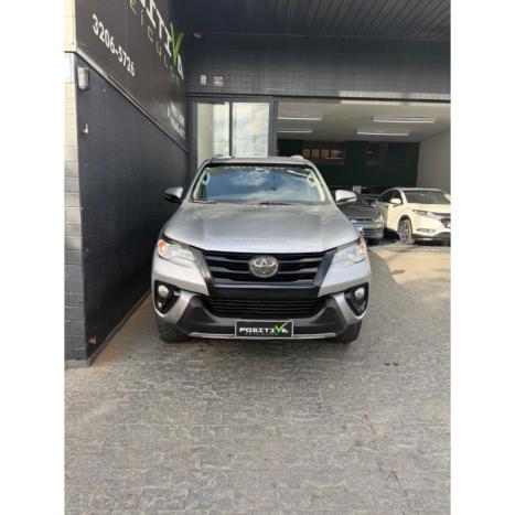 TOYOTA Hilux SW4 2.7 16V 4P SR FLEX AUTOM�TICO, Foto 2