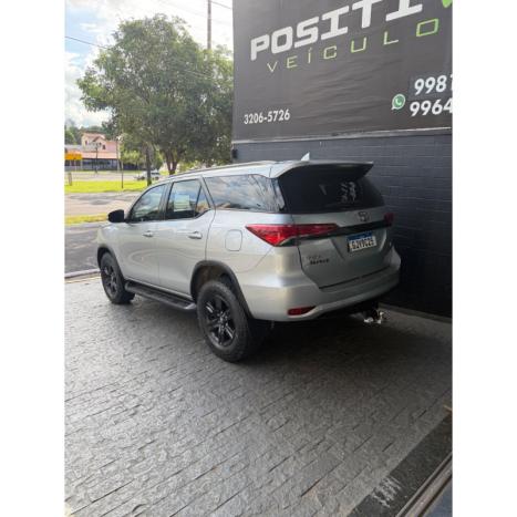 TOYOTA Hilux SW4 2.7 16V 4P SR FLEX AUTOM�TICO, Foto 3