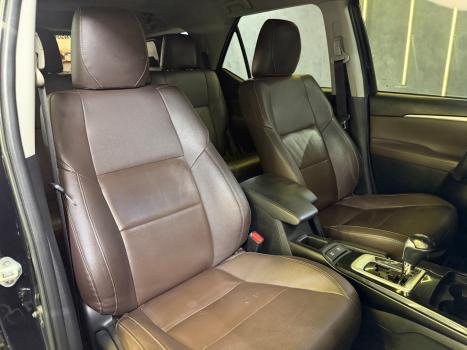 TOYOTA Hilux SW4 2.7 16V 4P FLEX SR 7 LUGARES AUTOM�TICO, Foto 13