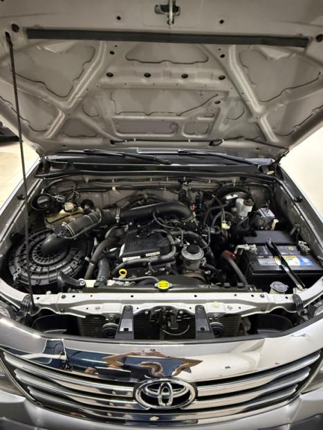 TOYOTA Hilux SW4 2.7 16V 4P FLEX SRV 7 LUGARES AUTOM�TICO, Foto 17