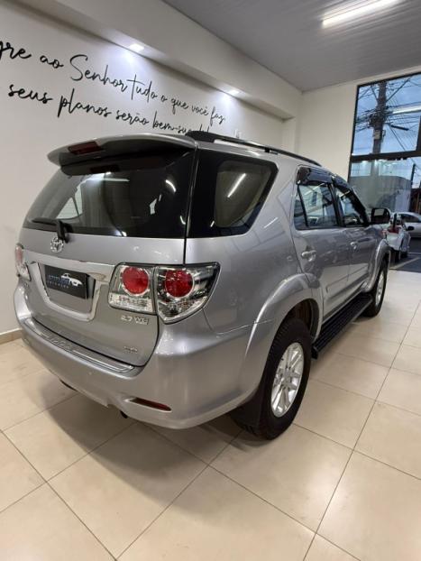TOYOTA Hilux SW4 2.7 16V 4P FLEX SRV 7 LUGARES AUTOM�TICO, Foto 6