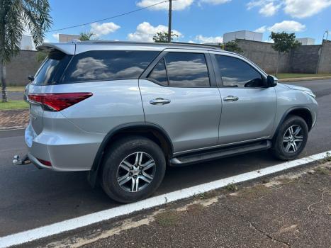 TOYOTA Hilux SW4 2.7 16V 4P FLEX SRV 7 LUGARES AUTOM�TICO, Foto 1