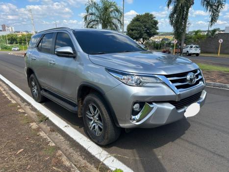 TOYOTA Hilux SW4 2.7 16V 4P FLEX SRV 7 LUGARES AUTOM�TICO, Foto 3