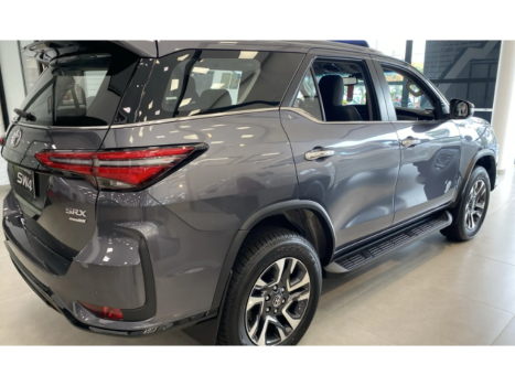 TOYOTA Hilux SW4 2.8 16V 4P SRX PLATINUM 4X4 TURBO DIESEL AUTOMTICO, Foto 4