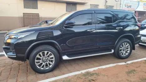TOYOTA Hilux SW4 2.8 16V 4P SRX 4X4 7 LUGARES TURBO DIESEL AUTOMÁTICO, Foto 6 TOYOTA Hilux SW4 2.8 16V 4P SRX 4X4 7 LUGARES TURBO DIESEL AUTOMÁTICO, Foto 6