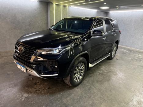 TOYOTA Hilux SW4 2.8 16V 4P SRX 4X4 7 LUGARES TURBO DIESEL AUTOMTICO, Foto 3