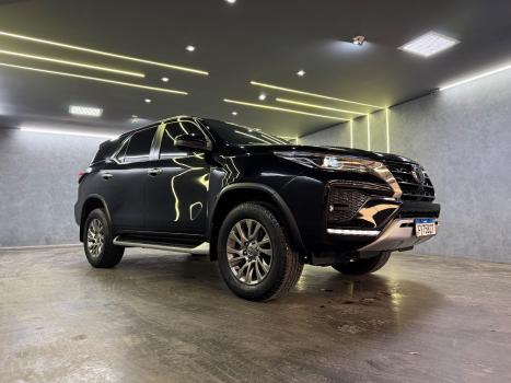 TOYOTA Hilux SW4 2.8 16V 4P SRX 4X4 7 LUGARES TURBO DIESEL AUTOMTICO, Foto 4
