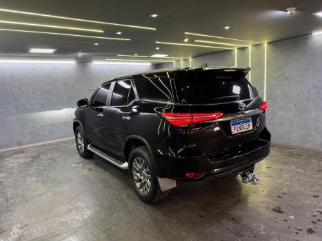 TOYOTA Hilux SW4 2.8 16V 4P SRX 4X4 7 LUGARES TURBO DIESEL AUTOMTICO, Foto 5
