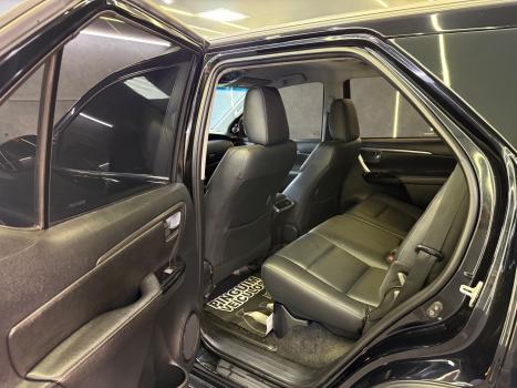 TOYOTA Hilux SW4 2.8 16V 4P SRX 4X4 7 LUGARES TURBO DIESEL AUTOMTICO, Foto 9
