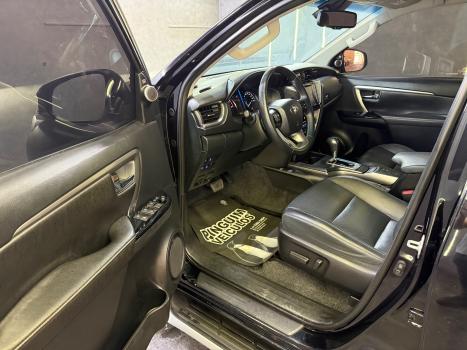 TOYOTA Hilux SW4 2.8 16V 4P SRX 4X4 7 LUGARES TURBO DIESEL AUTOMTICO, Foto 11